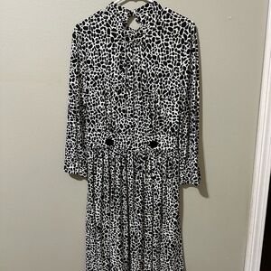 Chadwicks Black and White Patterned Long Sleeve Dress